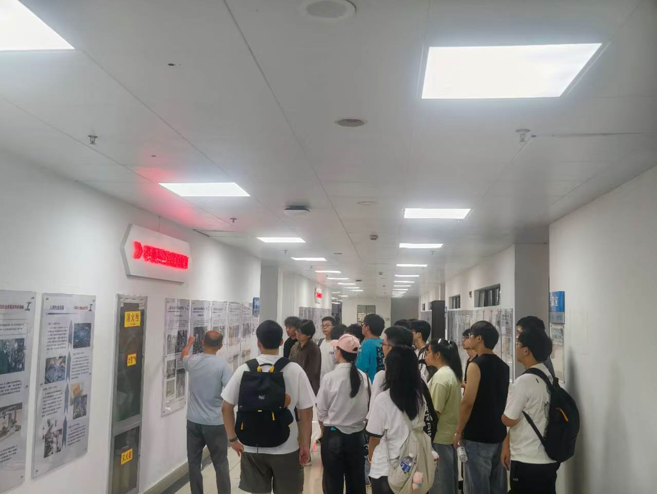 兼顾理论讲授与产线实操